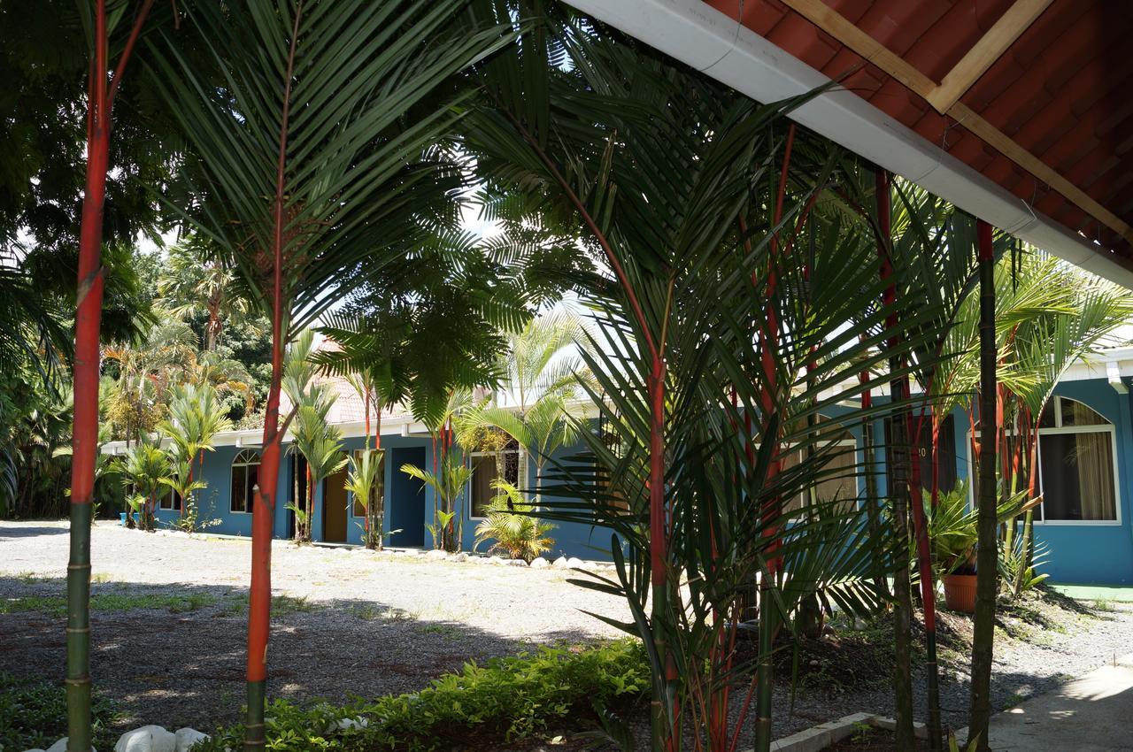 Hotel y Cabinas del Trópico Guápiles Exterior foto